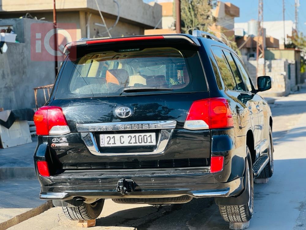 تۆیۆتا لاند کروزەر